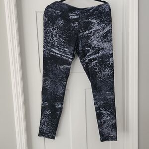 Black and Gray Patterned Leggings